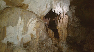 Wisata Goa Sangiang
